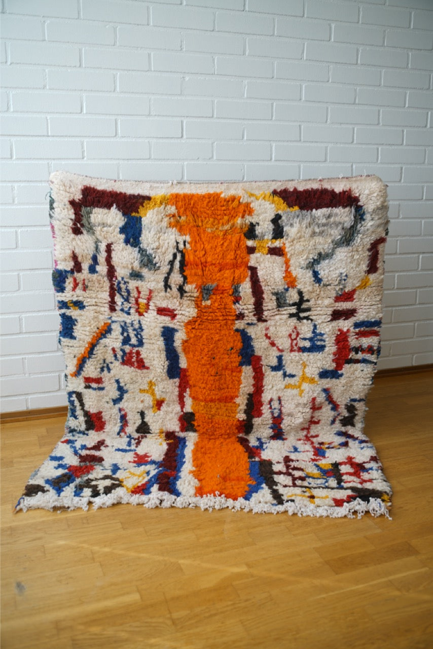 Marokkolainen matto – vintage Azilal berbermatto 155x125 cm, käsinsolmittua lampaanvillaa