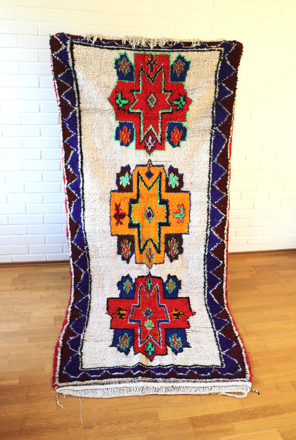 Käsinsolmittu Azilal berbermatto 271x120 cm lampaanvillasta